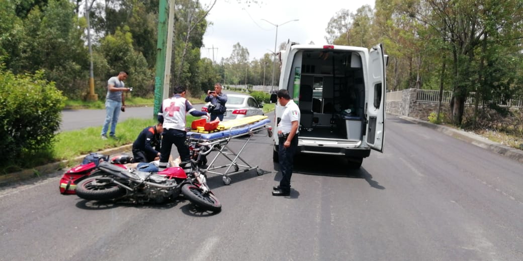 Estudiante, adulto, choque, motocicletas, XXV Zona Militar, padre de familia, lesiones de consideración, ambulancia 284, Hospital de Traumatología y Ortopedia, Tránsito Municipal, peritajes