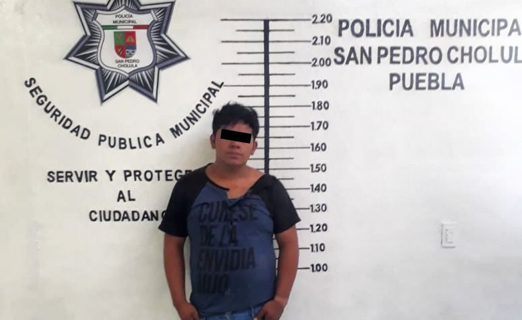 vehículo, reporte de robo, detentación de vehículo robado, Policía Municipal, San Pedro Cholula, Adolfo Ángel