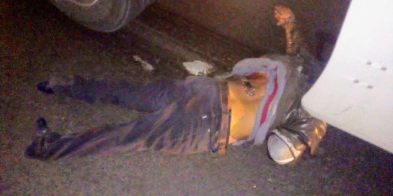 accidente, motociclista, sin casco de seguridad, muerto, arrollado, choque, tráiler, autopista México-Puebla, Policía Federal, paramédicos
