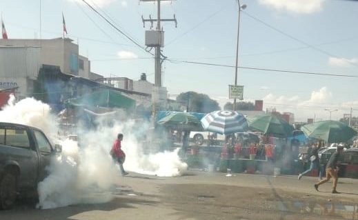 pirotecnia, operativo, decomiso, Mercado Zapata, enfrentamiento, comerciantes ambulantes, gas lacrimógeno