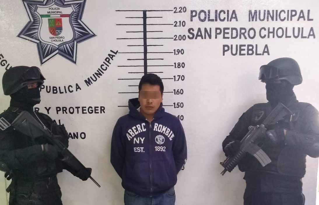 detenidos, robo, arma de fuego, San Pedro Cholula, vehículo robado, Acuexcomac, San Francisco Cuapan