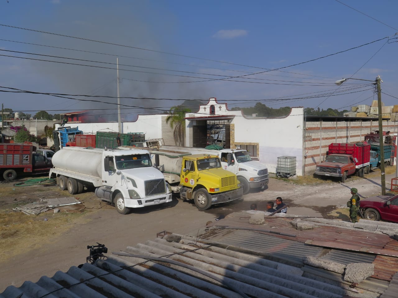 Incendio, corralón, San Francisco Totimehuacan, vehículos calcinados, humo, Bomberos, Protección Civil, Policía Estatal, Policía Municipal, Ejército Mexicano
