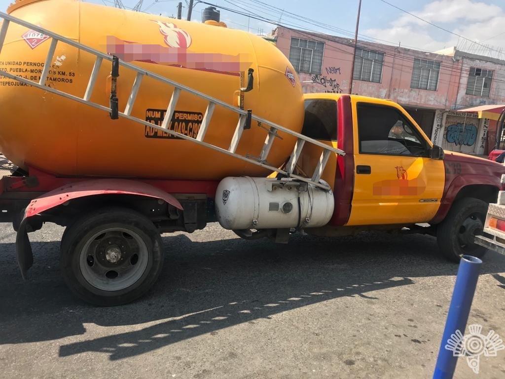 SSP, gas, Santa María Xonacatepec, actitud sospechosa, policías, conductor