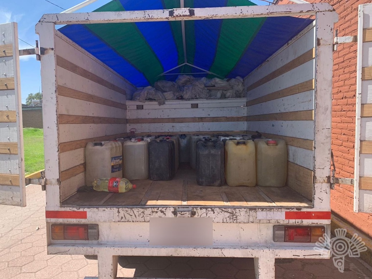 SSP, combustible, San Antonio Mihuacán, mototaxis, garrafas, detenido