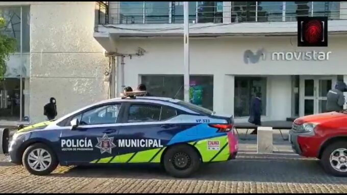 Avenida Juárez, robo, equipo de telefonía, Policía Municipal