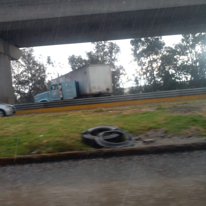 camioneta, tráiler, choque, muerte