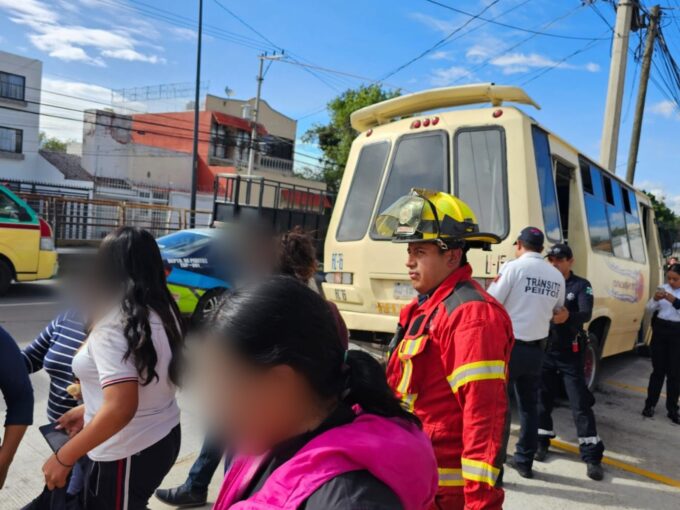 Esteban de Antuñano, avenida 15 de Mayo, choque, transporte público