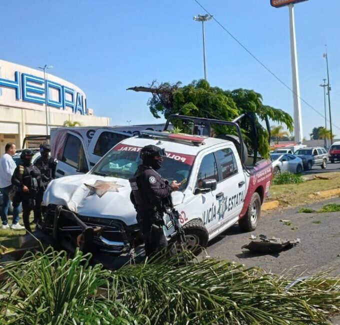 bulevar Forjadores, choque, patrulla, Policía Estatal