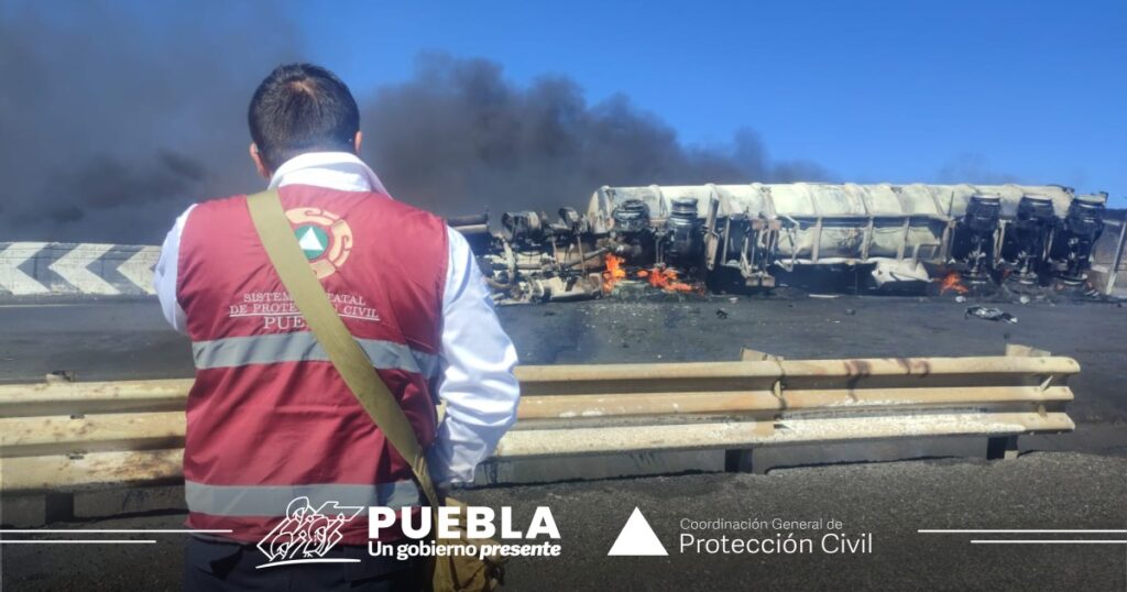 Auopista Puebla-Orizaba, volcadura, Protección Civil Estatal, incendio