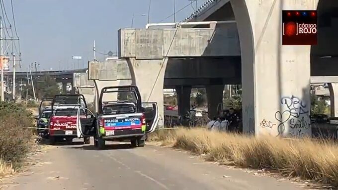 autopista Puebla-Orizaba, alcantarilla, estado de descomposición, muerto