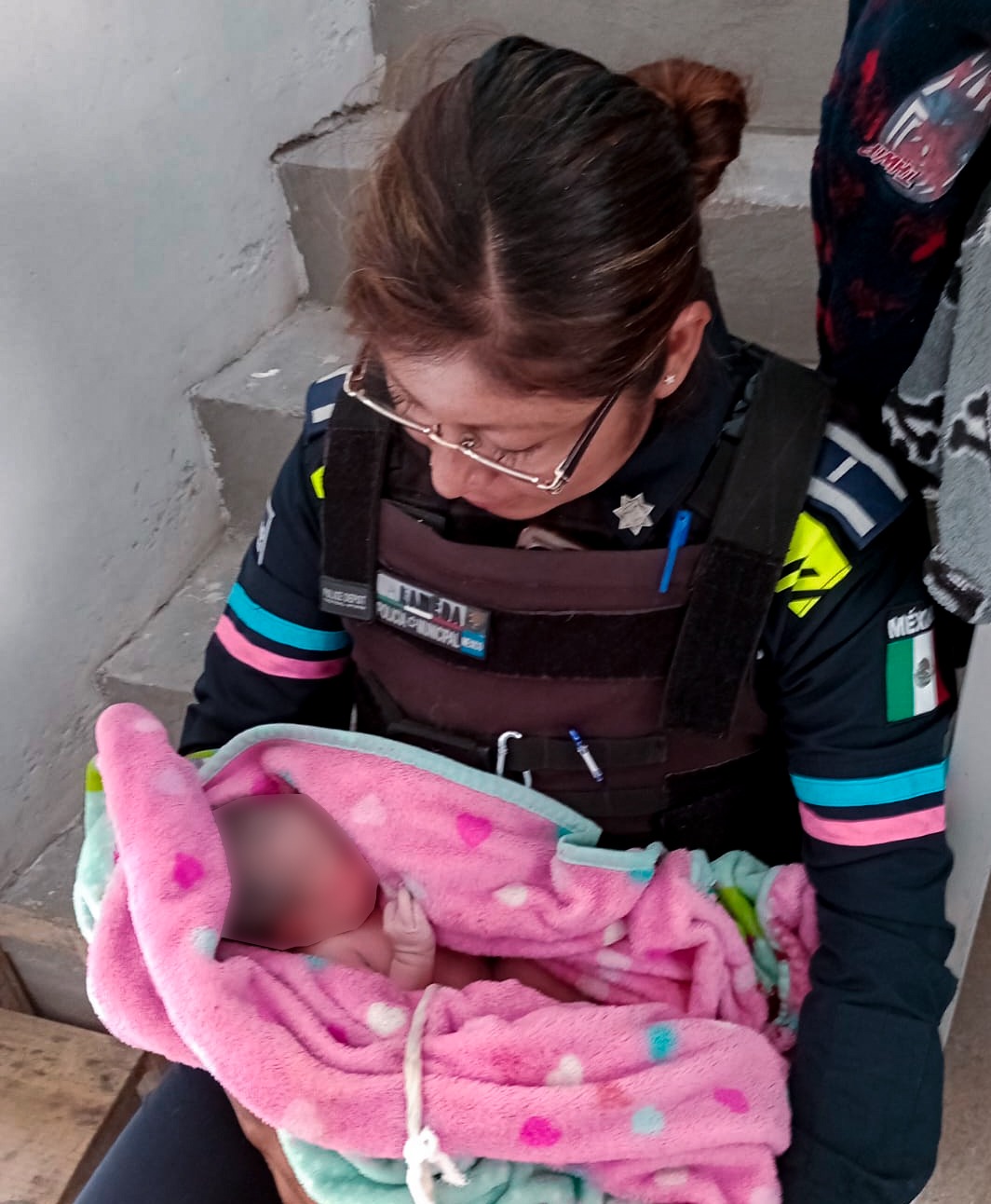 labor de parto, ayuda, Policía municipal, embarazada