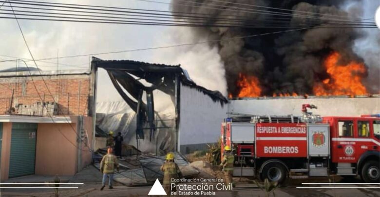 incendio, fábrica de veladoras, San Martín Texmelucan, Protección Civil,