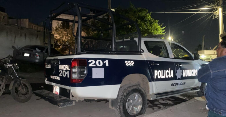 golpeador, machete, policía, muerto