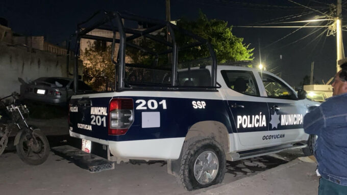 golpeador, machete, policía, muerto