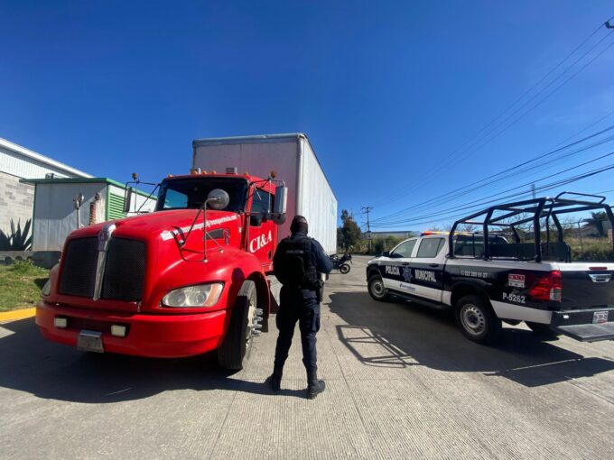 Cuautlancingo, robo, vehículo, policía