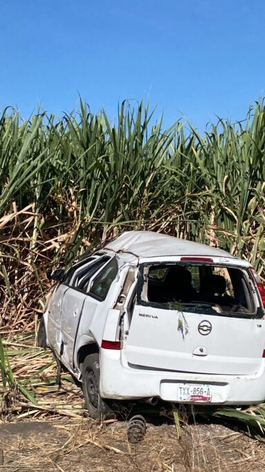 descarrilada, camioneta, enfermería, estudiantes