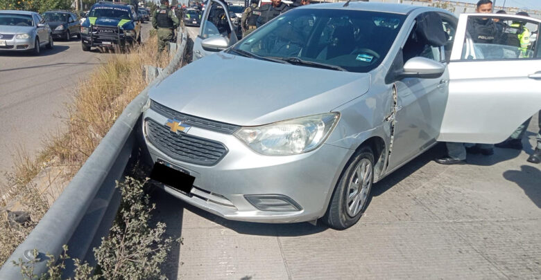 Periférico Ecológico, persecución, robo de vehículo, detenidos