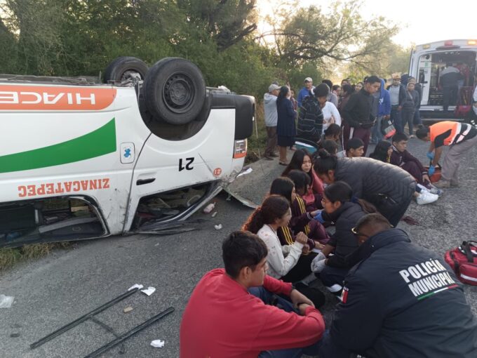 volcadura, lesionados, estudiantes, Ajalpan