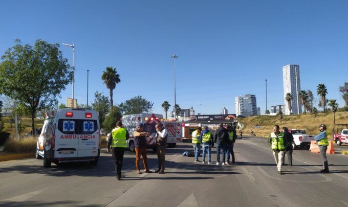 Vía Atlixcáyotl, volcadura, exceso de velocidad, curva