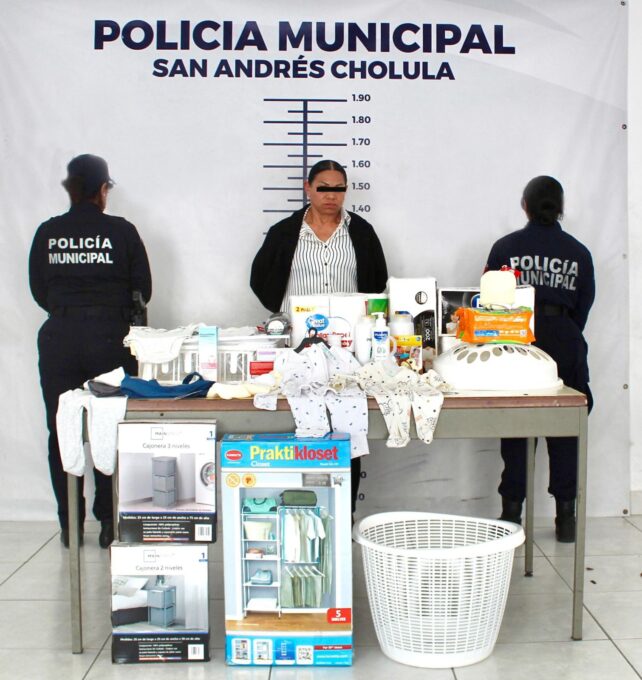 mercancía, robo, supermercado, detenida