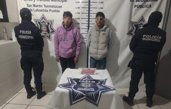 arma, detención, motocicleta, arma de fuego