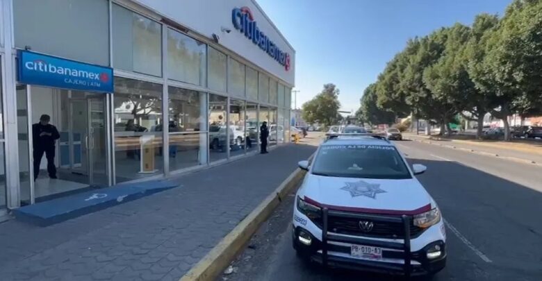 bulevar 5 de Mayo, asalto a mano armada, Citibanamex, fuga